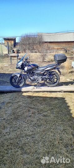 Мотоцикл bajaj pulsar 180