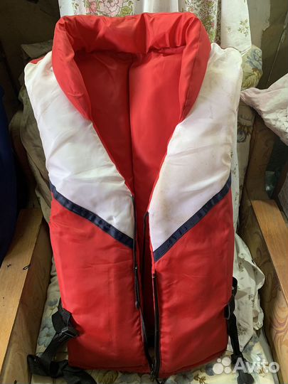 Спасательный жилет