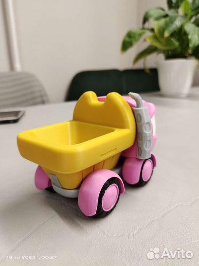 Грузовичок Лея