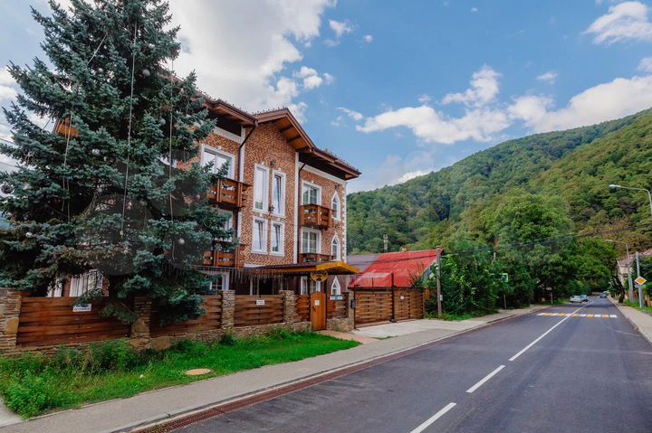 Гостиница, 1200 м²