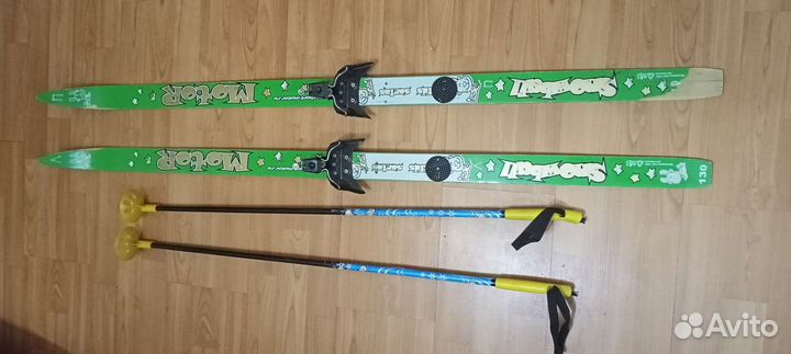 Лыжные ботинки, лыжи, палочки