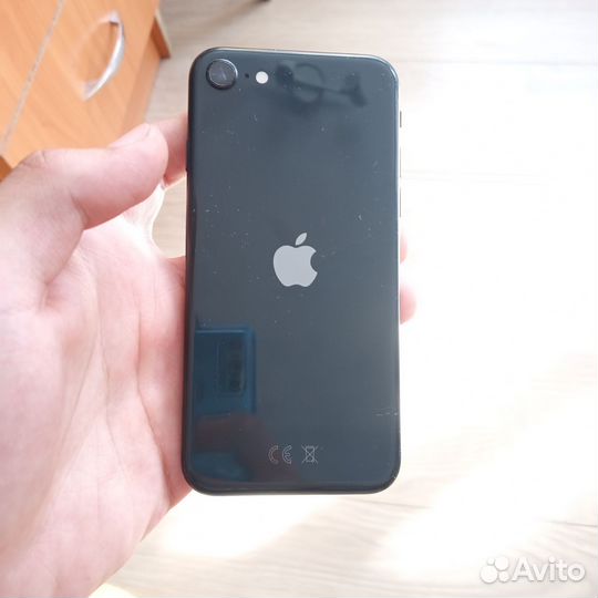 Телефон iPhone SE 2020 (2)