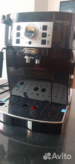 Кофемашина DeLonghi Magnifica S ecam 22.110.B