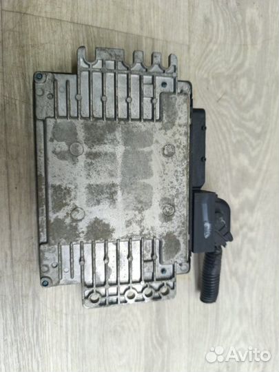 Блок управления двигателем (эбу) Nissan Note E11