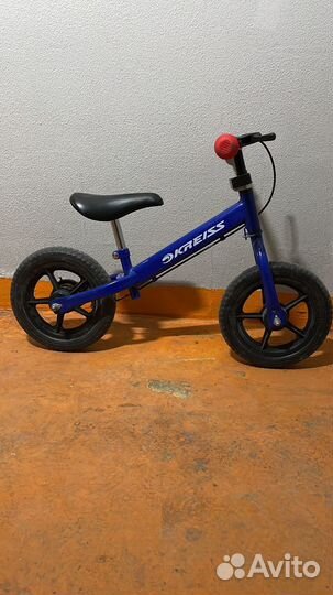 Продам беговел детский с тормозом