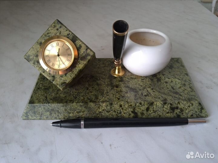 Отличный настольный письменный набор