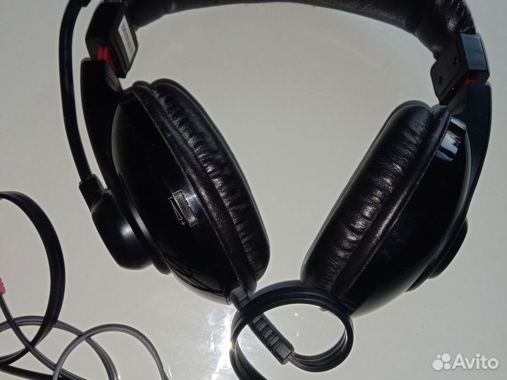 Проводные наушники