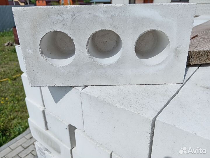 Кирпич облицовочный белый