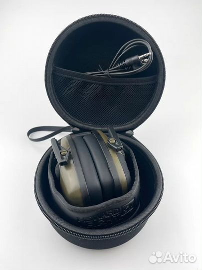 Кейс и крепления для активных наушников
