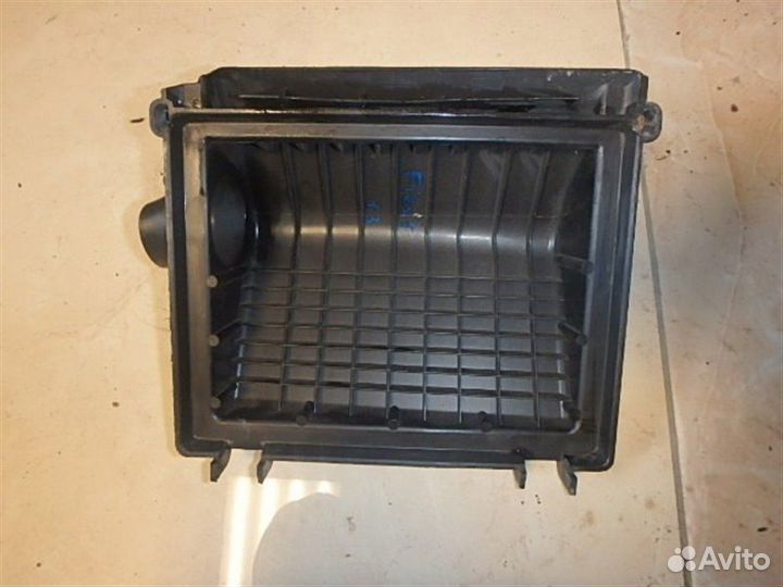 Корпус воздушного фильтра Ford Fiesta 5 2001-2008
