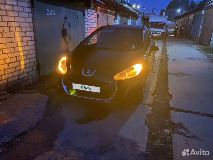 Peugeot 308 1.6 AT, 2011, 139 000 км