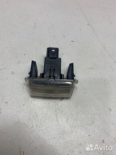 Плафон освещения номерного знака задний Toyota