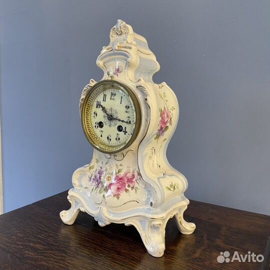 Фарфоровые антикварные часы