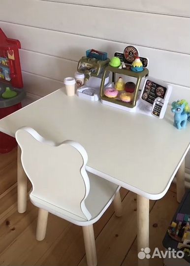 Детский стол и стул