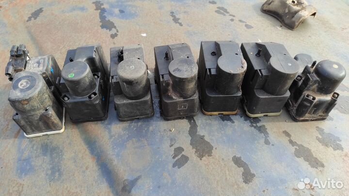 Компрессор центрального замка Mercedes w201 w124