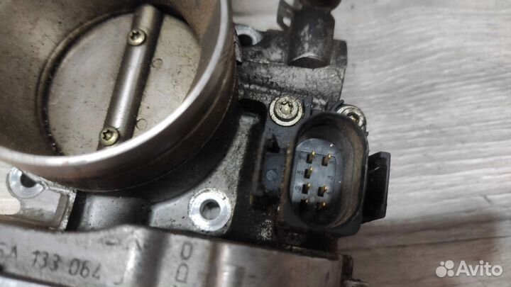 Дроссельная заслонка VAG 06A133064J