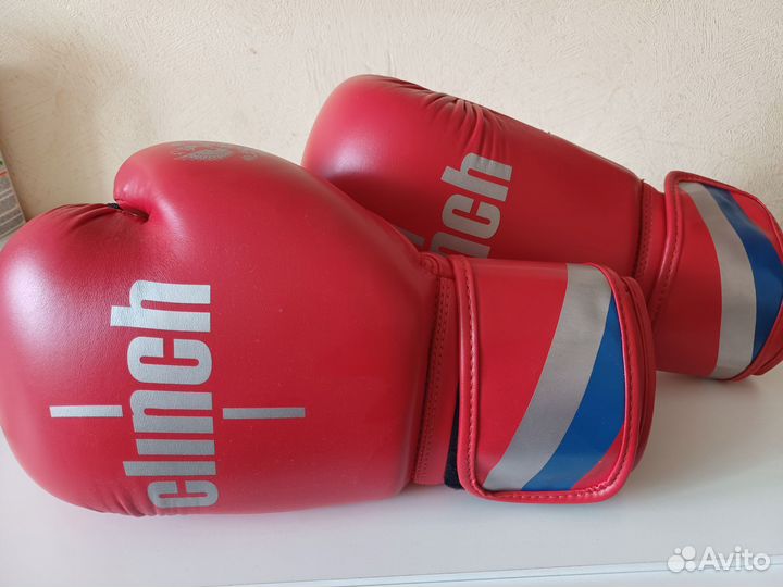 Боксерские перчатки 10 oz clinch