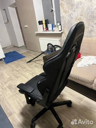 Игровое кресло dxracer