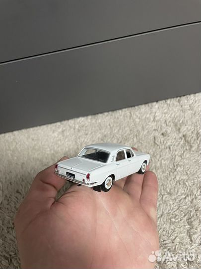 Модель автомобиля 1:43 Газ 24 Деагостини