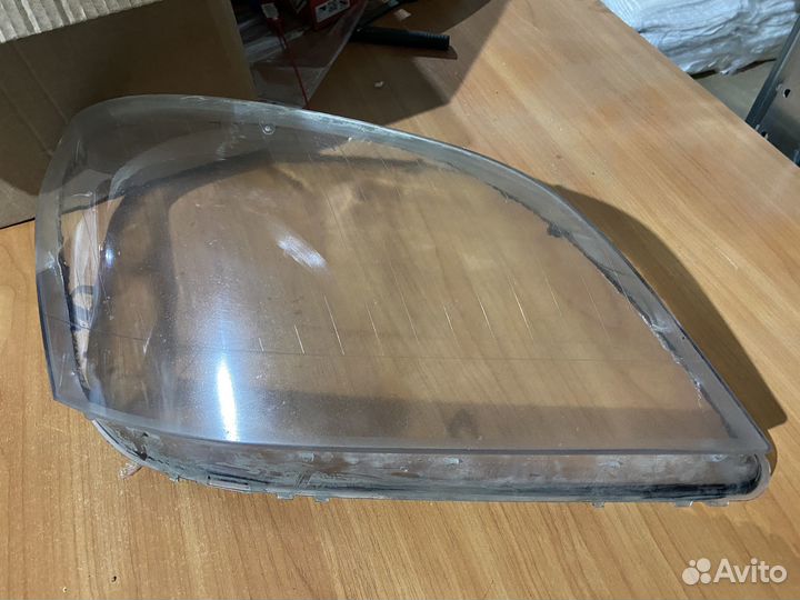 Стекло передней правой фары Мерседес ML W164