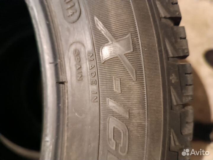 Michelin X-Ice 205/55 R16