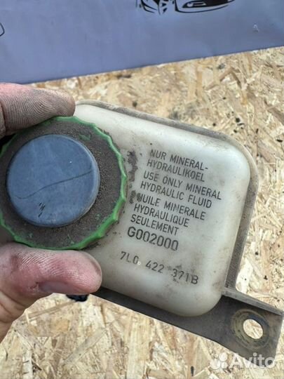 Бачок гур Volkswagen Touareg 4.2 AXQ 2004