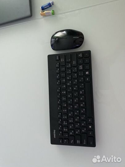 Беспроводная клавиатура и мышь