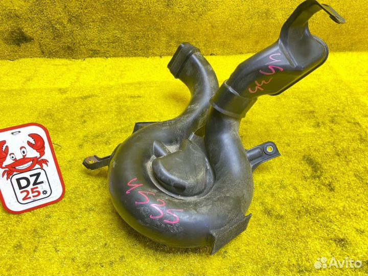 Воздухозаборник передний Toyota Noah/Voxy/Esquire