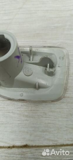 Повторитель поворотника в Крыло в Зеркало Renault