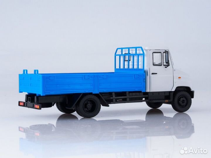 Модель автомобиля ЗИЛ 5301 «Бычок».Нг33