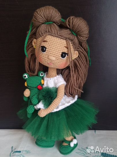 Вязаная кукла с гардеробом (на заказ)