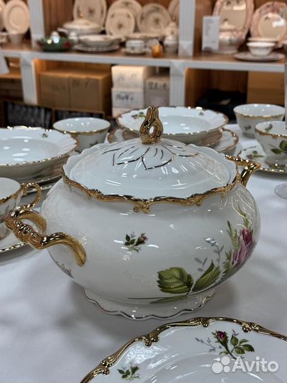 Чайно столовый сервиз на 12 персон