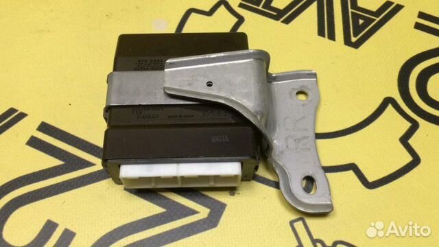 Блок управления дверьми задний правый Lexus Gs350