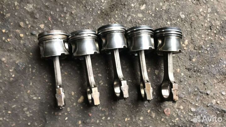 Поршень шатун бмв 3.0д 2005г