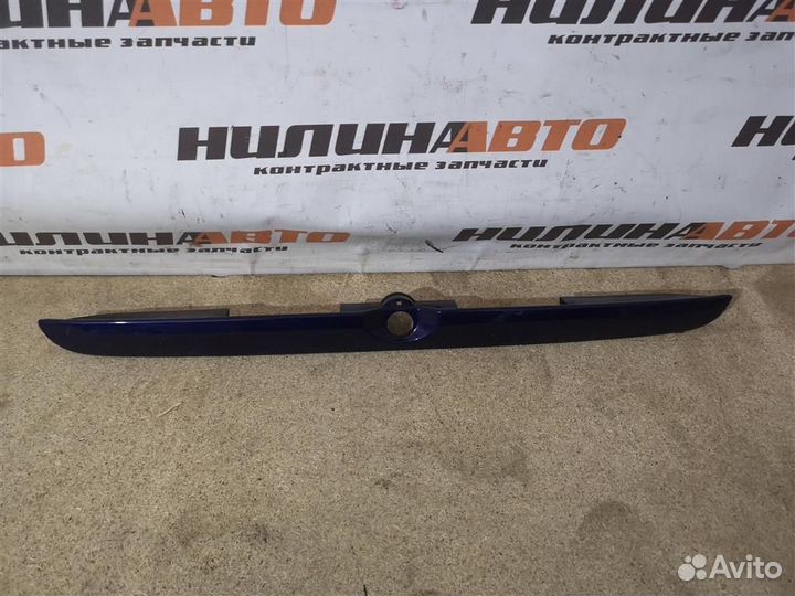 Молдинг крышки багажника Митсубиси Каризма