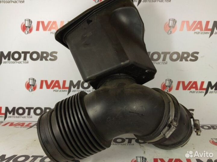 Патрубок воздушного фильтра Bmw 5 F10 N52B30 2010