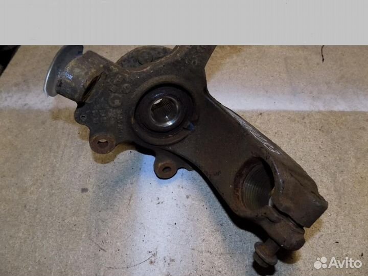 Кулак поворотный передний левый Focus II 2008-2011