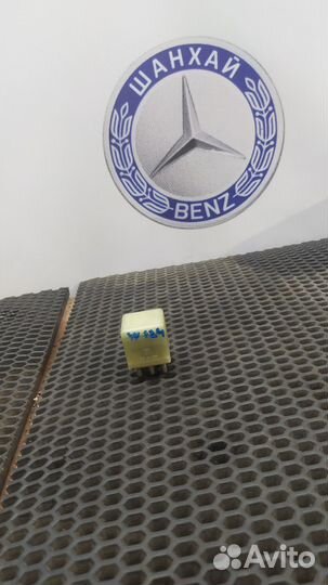 Реле стеклоподъемников E220 W124 Mercedes