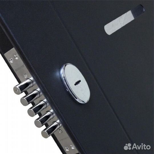 Входная дверь в квартиру металлическая