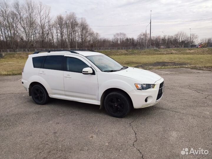Mitsubishi Outlander 2.0 CVT, 2011, 236 494 км
