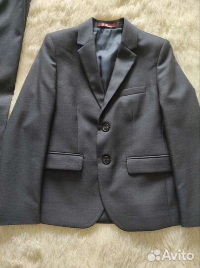 Школьный костюм для мальчика 128 серый