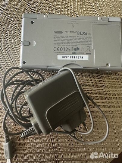 Портативная игровая приставка nintendo