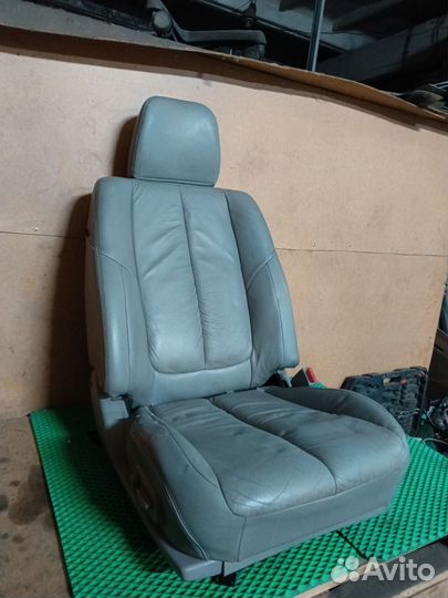 Сиденье переднее правое Nissan Maxima A33