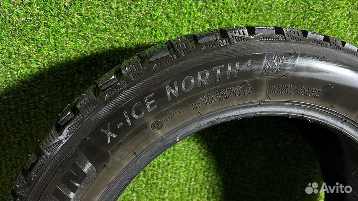 Michelin X-Ice North 4 215/55 R17 98T