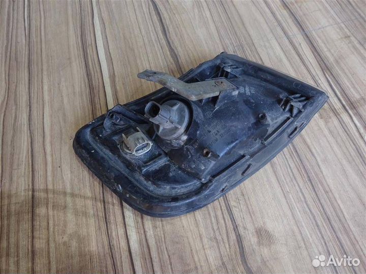 Указатель поворота левый Mitsubishi Space Runner