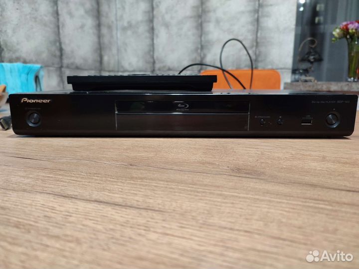 Blu ray плеер pioneer BDP-140