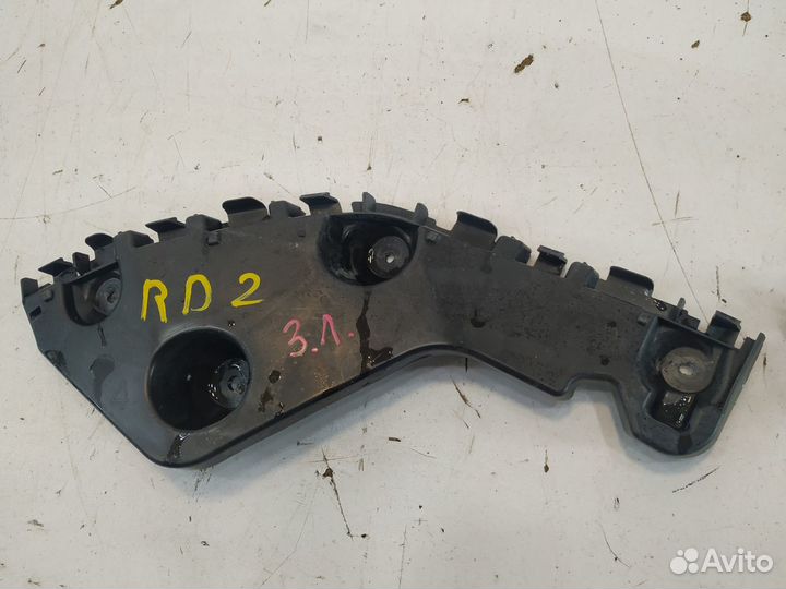 Renault duster кронштейн крепление бампера правый