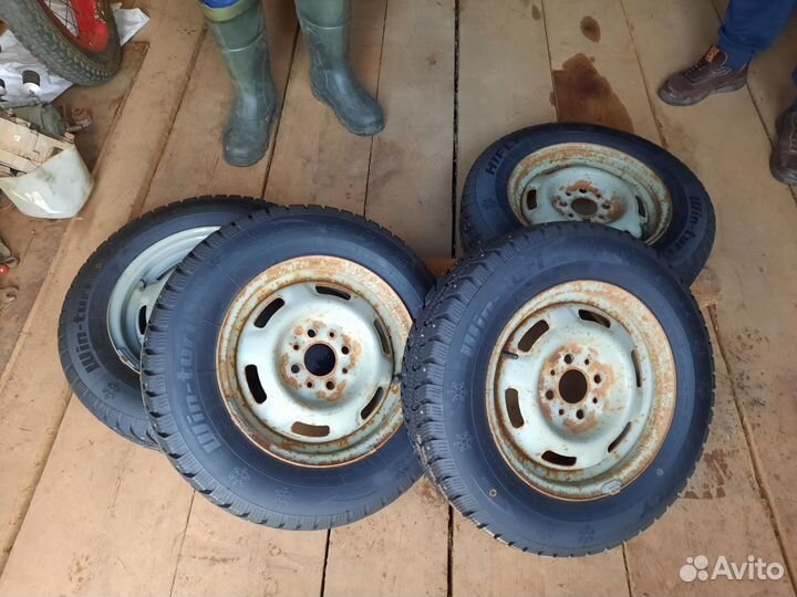 Новая Зимняя резина с дисками на ваз r13