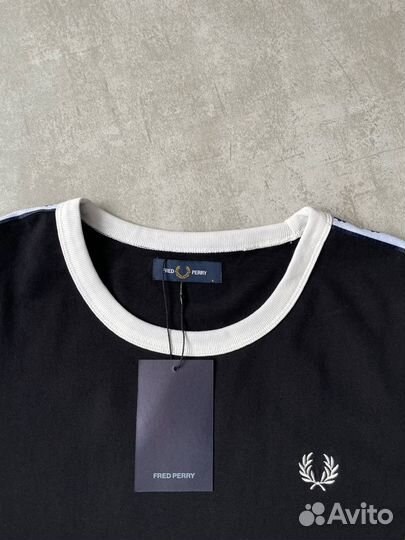 Футболка Fred perry с лампасами