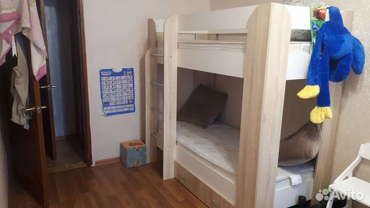 Кровать двухьярусная